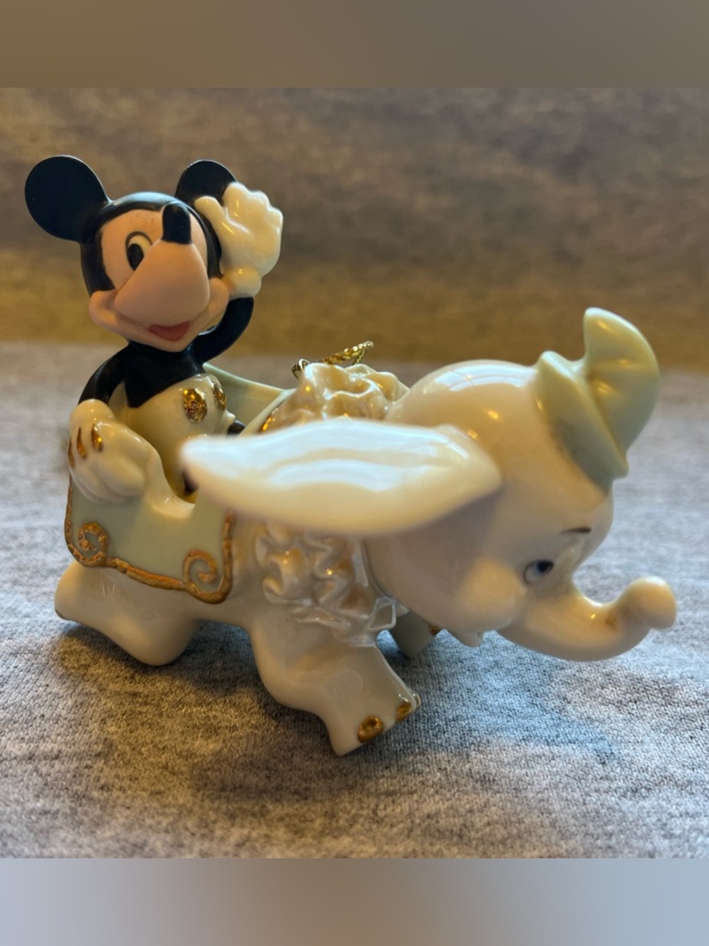LENOX 3" MICKEY SOARING WITH DUMBO Walt Disney Showcase Christmas Ornament